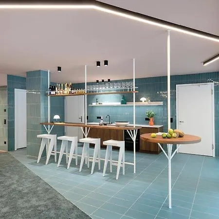 Apartment Breakfast At Tiffany's *